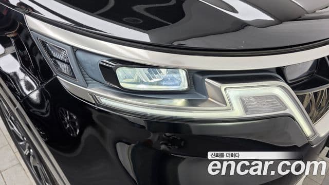 Kia Carnival 2023 — Photo 32/33