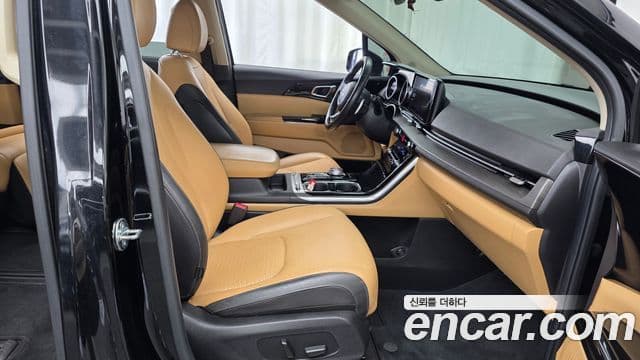 Kia Carnival 2023 — Photo 27/33