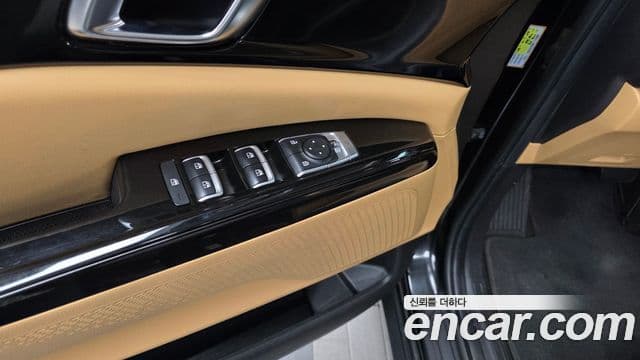 Kia Carnival 2023 — Photo 30/33