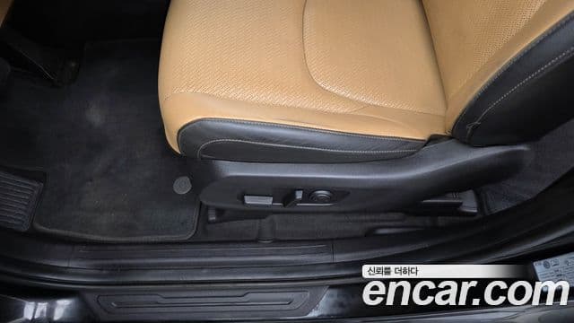 Kia Carnival 2023 — Photo 14/33
