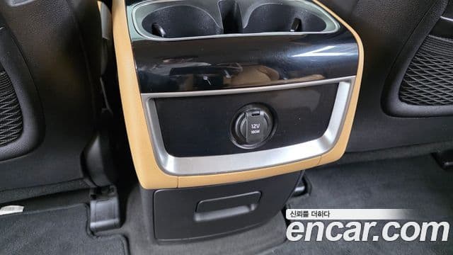 Kia Carnival 2023 — Photo 9/33