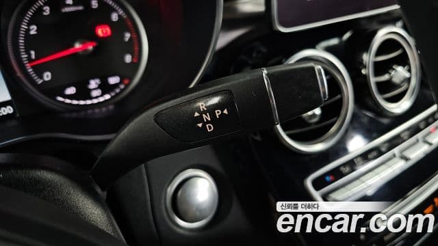 Mercedes-Benz GLC-Class 2019 — Şəkil 9/20