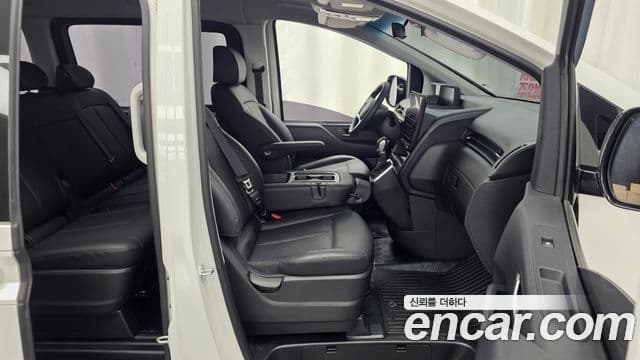 Hyundai Staria 2025 — Şəkil 11/20