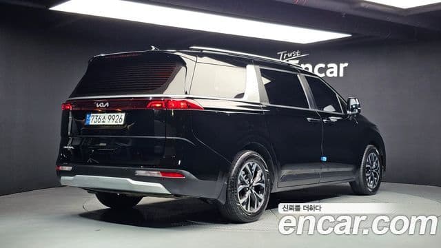 Kia Carnival 2022 — фото 2 из 20