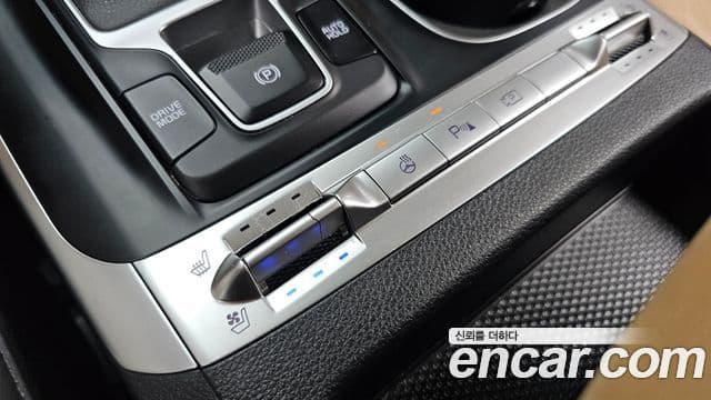 Kia Carnival 2022 — фото 17 из 20