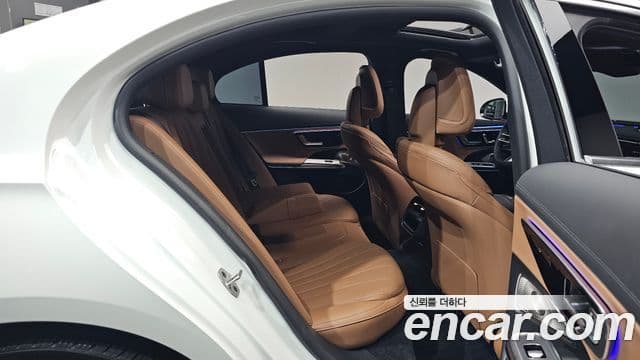 Mercedes-Benz E-Class 2025 — Фото 11/20