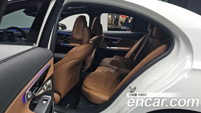 Mercedes-Benz E-Class 2025 — Фото 12/20