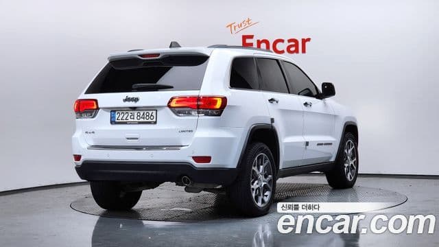 Jeep Grand Cherokee 2021 — Фото 1/20