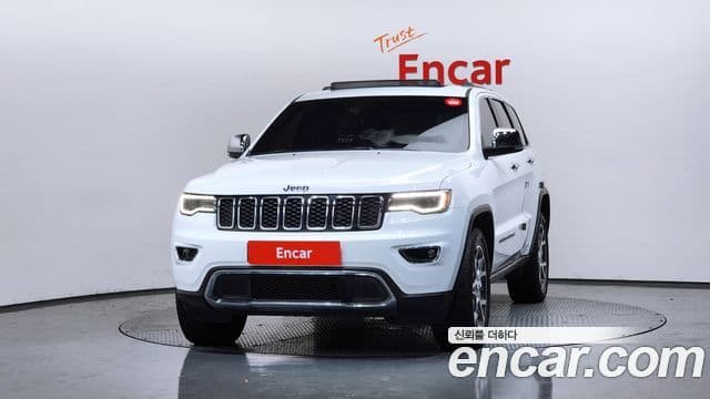 Jeep Grand Cherokee 2021 — Фото 2/20