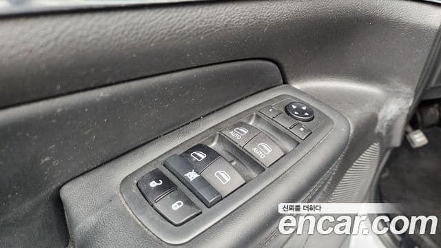 Jeep Grand Cherokee 2021 — Фото 18/20
