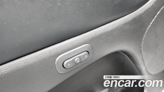 Jeep Grand Cherokee 2021 — Фото 19/20