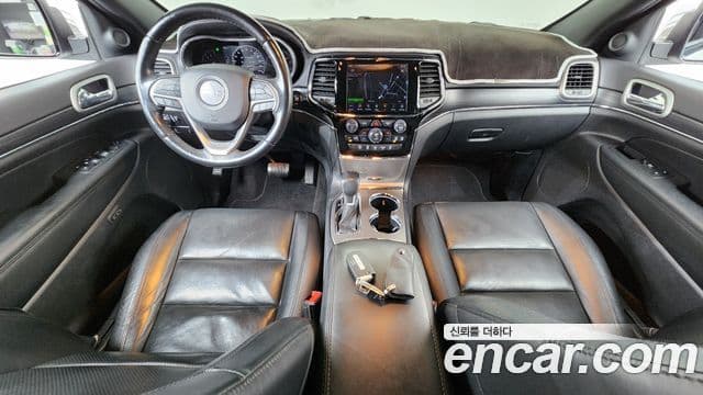 Jeep Grand Cherokee 2021 — Photo 28/37
