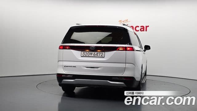 Kia Carnival 2021 — Фото 4/20