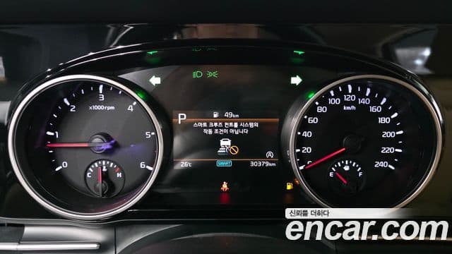 Kia Carnival 2021 — Фото 8/20