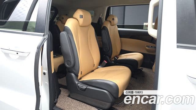Kia Carnival 2021 — Фото 12/20
