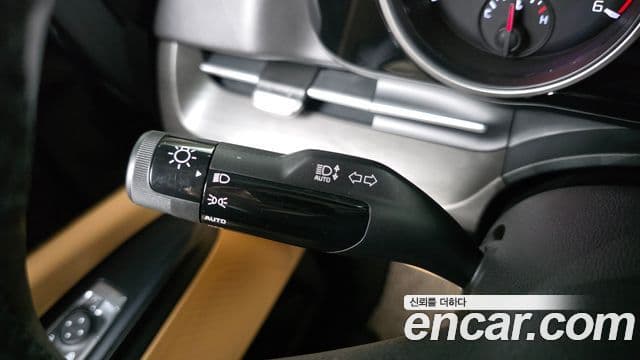 Kia Carnival 2021 — Фото 18/20