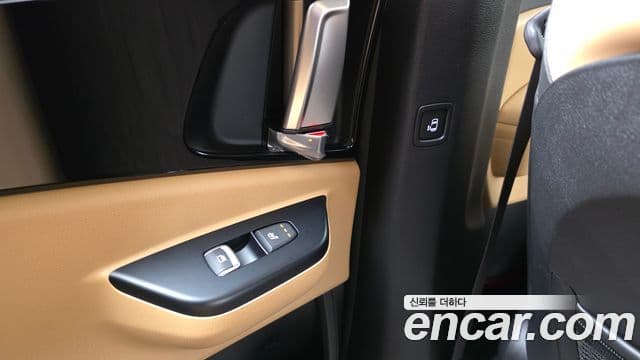 Kia Carnival 2021 — Фото 19/20