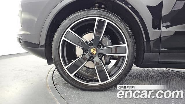 Porsche Cayenne 2022 — ფოტო 12/20