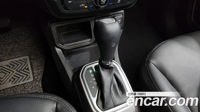 Jeep Renegade 2022 — ფოტო 9/20