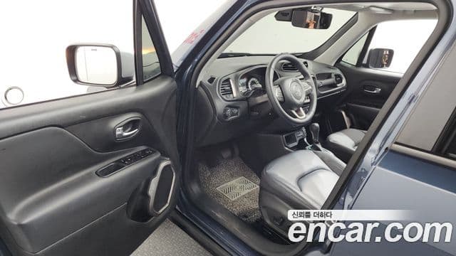 Jeep Renegade 2022 — ფოტო 10/20