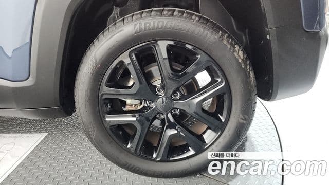 Jeep Renegade 2022 — Photo 11/35