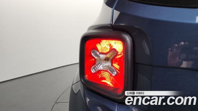 Jeep Renegade 2022 — Photo 29/35