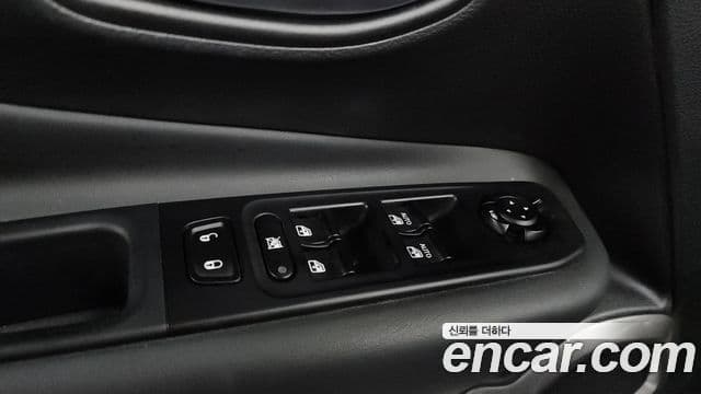 Jeep Renegade 2022 — Photo 13/35