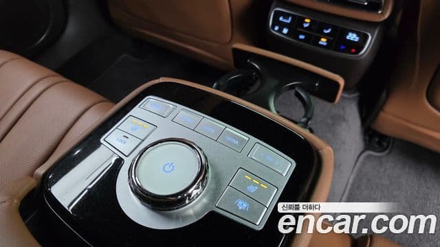 Genesis Electrified G80 2023 — Şəkil 18/20