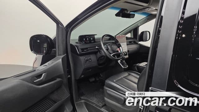 Hyundai Staria 2023 — ფოტო 10/20