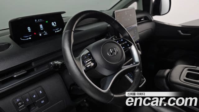 Hyundai Staria 2023 — ფოტო 12/20