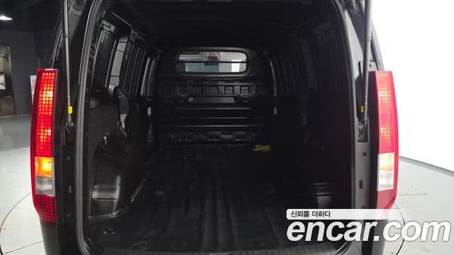 Hyundai Staria 2023 — Şəkil 15/20