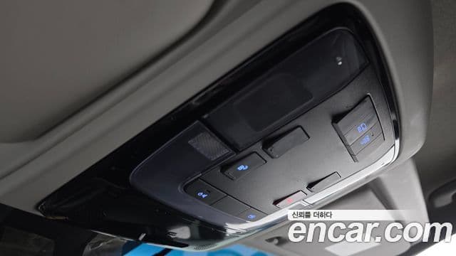 Hyundai Staria 2023 — ფოტო 19/20