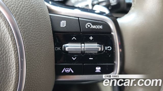Kia Carnival 2021 — Şəkil 16/20