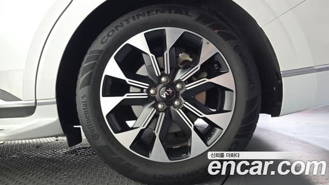 Kia Carnival 2021 — Şəkil 17/38