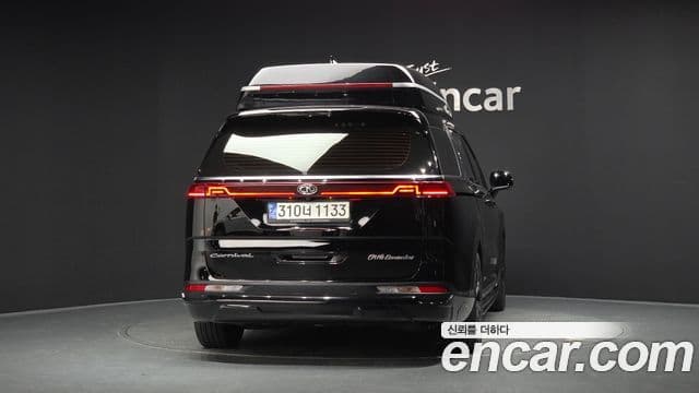 Kia Carnival 2021 — ფოტო 3/20