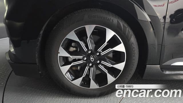 Kia Carnival 2021 — ფოტო 4/20