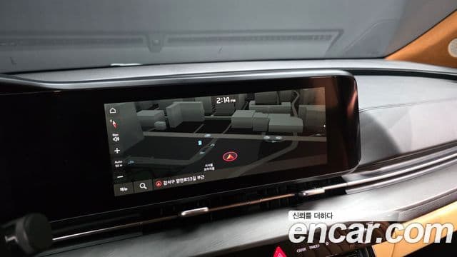 Kia Carnival 2021 — ფოტო 15/20