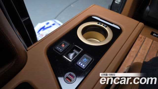 Kia Carnival 2021 — ფოტო 19/20