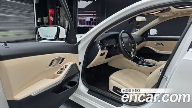 BMW 3 Series 2019 — Şəkil 10/20
