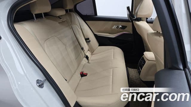 BMW 3 Series 2019 — Şəkil 11/20