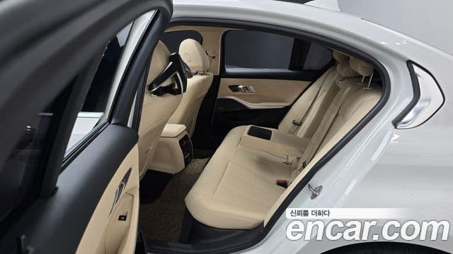 BMW 3 Series 2019 — Şəkil 12/20