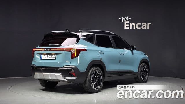 Kia Seltos 2023 — фото 2 из 20
