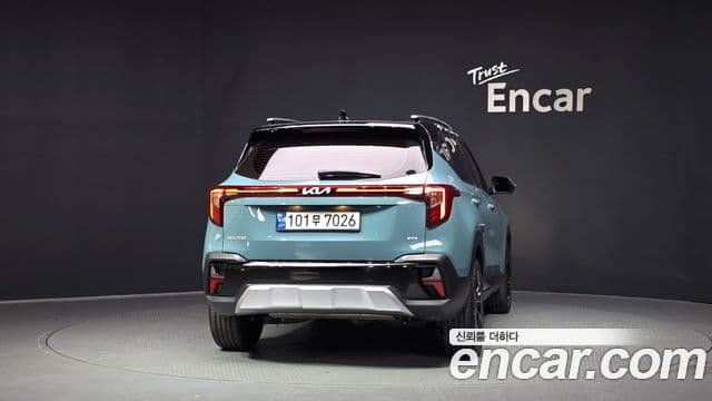 Kia Seltos 2023 — фото 4 из 20