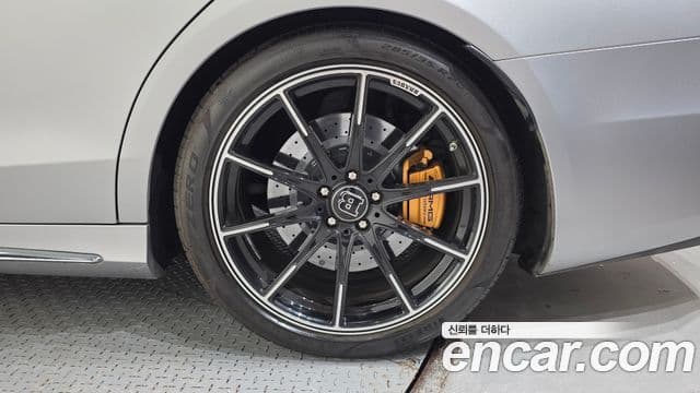 Mercedes-Benz S-Class 2018 — Photo 20/31