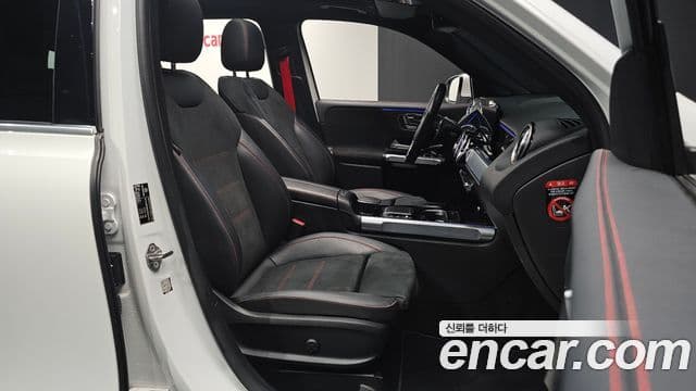 Mercedes-Benz GLB-Class 2022 — фото 10 из 20