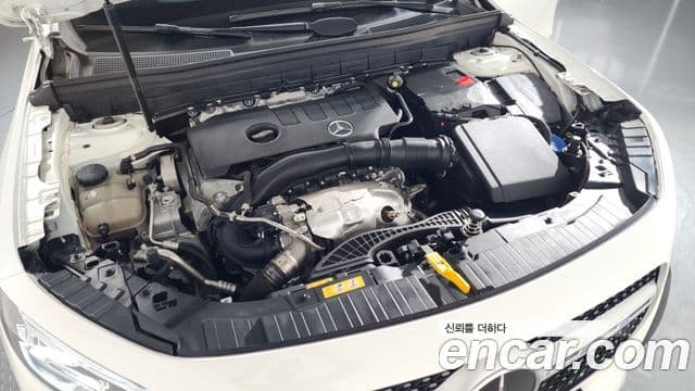 Mercedes-Benz GLB-Class 2023 — ფოტო 6/20
