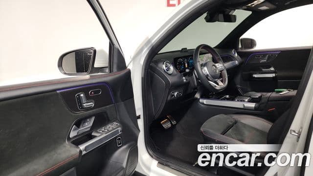 Mercedes-Benz GLB-Class 2023 — ფოტო 10/20