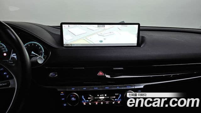 Genesis Electrified G80 2022 — Şəkil 13/20