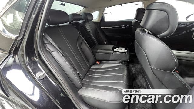 Genesis Electrified G80 2022 — Şəkil 19/20