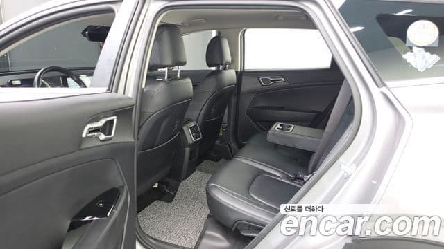 Kia Sportage 2023 — ფოტო 11/20